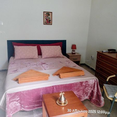 Cozy & Bright Home 50M From Subway -Agios Antonios เอเธนส์ ภายนอก รูปภาพ